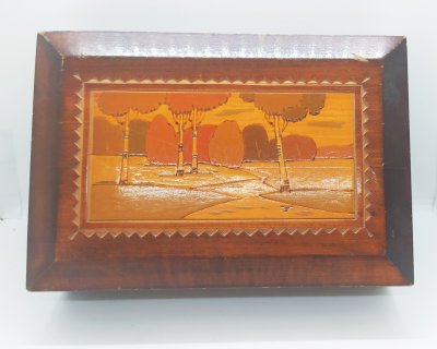 купить Шкатулка прямоугольной формы с изображением осеннего пейзажа, дерево, выжигание, тонировка, СССР, 1960-1990 гг.