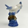 Купить Статуэтка «Синица с хохолком», скульптор Н.И. Бессарабова, фарфор, роспись, золочение, Турыгинский фарфоровый завод артели «Художественная керамика» (Гжель), СССР, 1950-1960 гг.