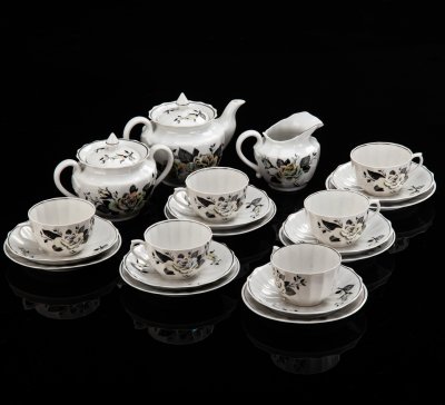 купить Сервиз чайный на 6 персон, украшенный декором в виде роз (21 предмет), фарфор, деколь, люстр, Дмитровский фарфоровый завод (ДФЗ Вербилки), СССР, 1980-1991 гг.