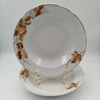 купить Набор из двух суповых тарелок, украшенных дубовыми листьями, фарфор, деколь, золочение, Фарфоровый завод «Пролетарий» (Бронница, Мста), СССР, 139-1940 гг.