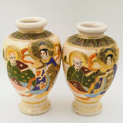 купить Парные вазы с изображением сцен "Архаты", Сацума (薩摩, Satsuma), фаянс, роспись, золочение, Япония, 1940-1960 гг.