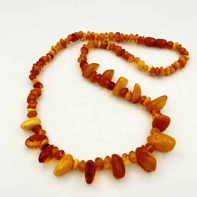купить Бусы из бусин различных форм и размеров, янтарь, СССР, 1960-1980 гг.
