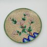 Купить Тарелка декоративная, украшенная ветвями цветущей хризантемы на бежевом ажурном фоне, латунь, техника клуазоне, эмали, Китай, 1960-1980 гг.