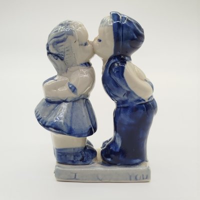 купить Статуэтка "Первый поцелуй", фарфор, роспись, Нидерланды, 1980-2000 гг.