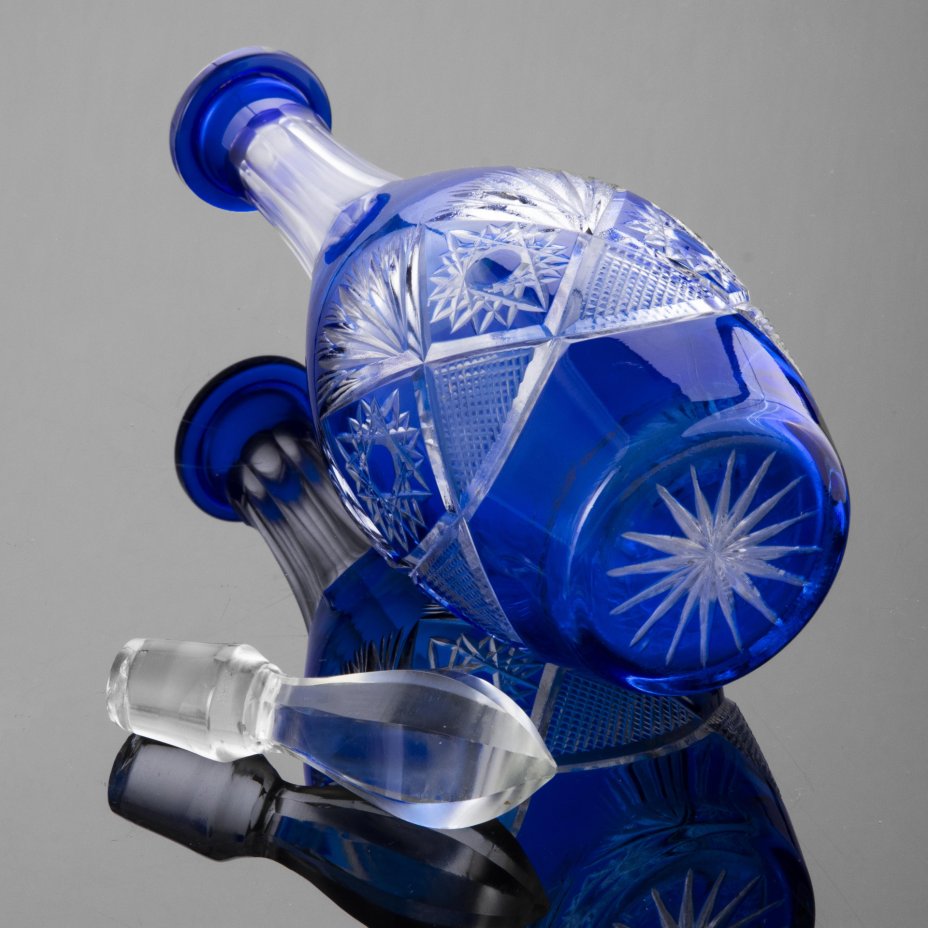 Штоф, украшенный резным декором, стекло, двухслойное стекло, алмазная ...