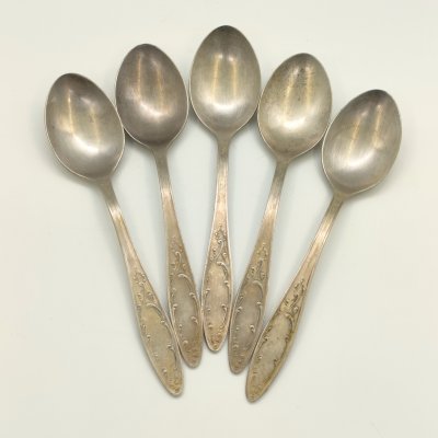 купить Набор из пяти десертных ложек с растительным декором (в подборе), мНЦ (медь-никель-цинк), Кольчугинский завод цветных металлов, СССР, 1962-1991 гг.