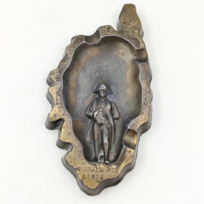 купить Пепельница, исполненная в форме острова "Корсика" и декорированная барельефом Наполеона в центре, металл, литье, Франция, 1950-1980 гг.