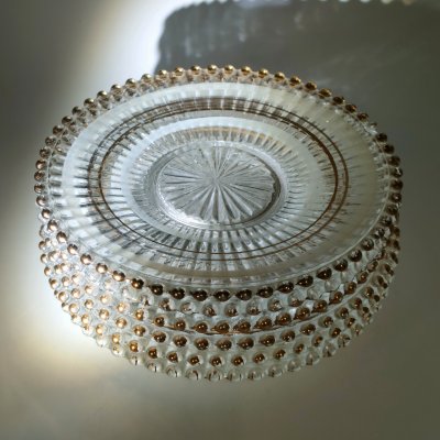 купить Набор из 6-ти блюдец с рифленой поверхностью, стекло, золочение, обводка, СССР, 1980-1990 гг.