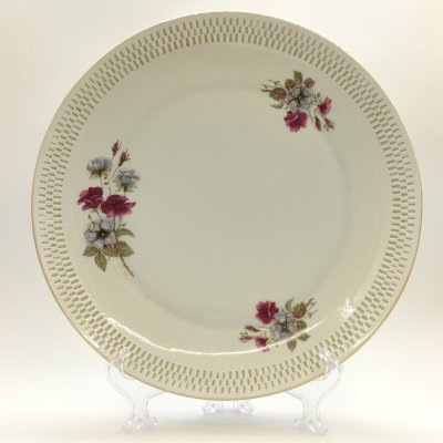 купить Блюдо с цветочным декором и рельефным бортом, фарфор, деколь, золочение, Chodziez, Польша, 1964-1980 гг.