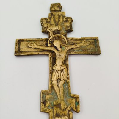 купить Крест киотный малый "Распятие Христово" (с оглавием), латунь, Российская империя, 1870-1910 гг.