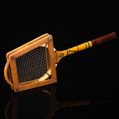 купить Ракетка для бадминтона с струбциной, дерево, металл, деколь, лак, кожа, полимерный материал, Великобритания, 1950-1970 гг.