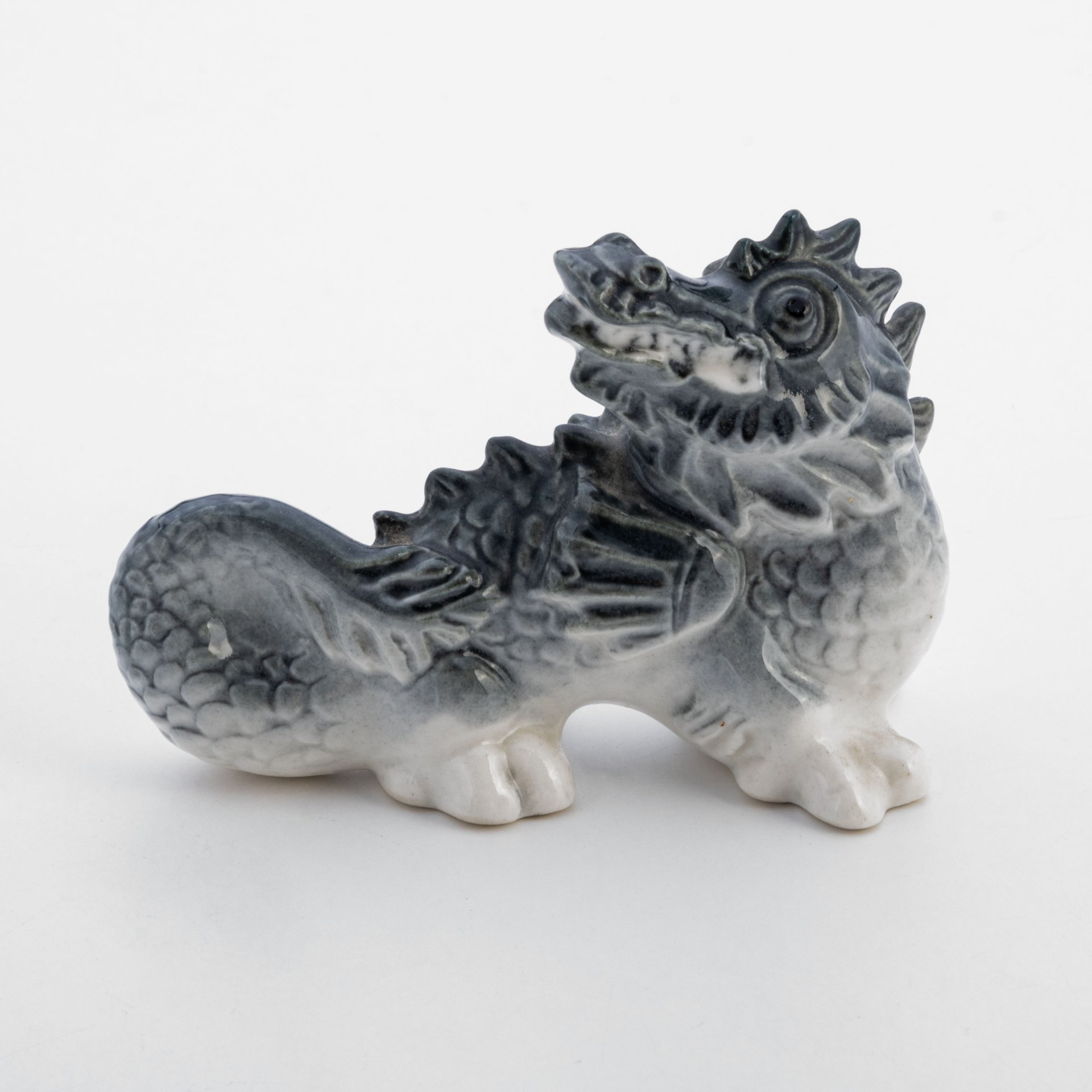 Статуэтка "Дракон", фарфор, роспись, Ленинградский фарфоровый завод ...