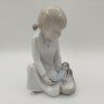 Купить Статуэтка "Девочка с куклой у колыбели", фарфор, роспись, NAO Porcelain, Испания, 1970-2000 гг.