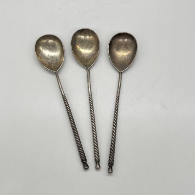 купить Набор из 3 кофейных ложек с витыми ручками, мельхиор (медь-никель), Красносельский ювелирный завод, СССР, 1960-1990 гг.