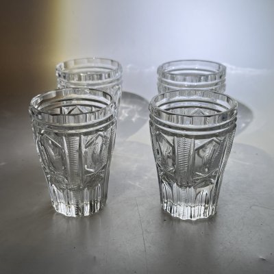 купить Набор из 4 стопок с геометрическим декором, стекло, пресс, СССР, 1970-1990 гг.