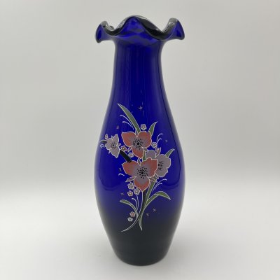 купить Ваза с фестончатым краем и цветочным декором на тулове, цветное стекло, СССР, 1970-1990 гг.