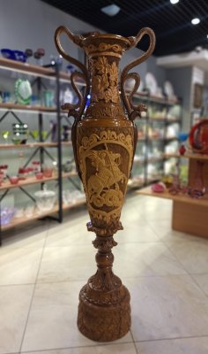 купить Ваза напольная "Архангел Михаил и Георгий Победоносец" с фигурными ручками в виде змей, автор Буцан Константин Яковлевич (Народный мастер стран СНГ, член Евразийского Художественного Союза), дерево, (ясень), резьба, Молдавия, 2020 г.