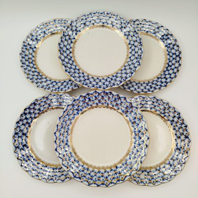купить Набор из 6-ти пирожковых тарелок "Кобальтовая сетка", автор рисунка А.А. Яцкевич, фарфор, деколь, золочение, Ленинградский фарфоровый завод (ЛФЗ), СССР, 1960-1970 гг.