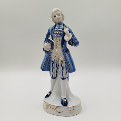 купить Статуэтка "Прекрасный юноша с книгой в руке", фарфор, роспись, золочение, Западная Европа, 1970-2000 гг.