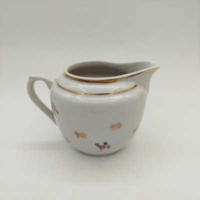 купить Молочник с цветочным декором, фарфор, золочение, деколь, Дмитровский фарфоровый завод (ДФЗ Вербилки), СССР, 1954-1965 гг.