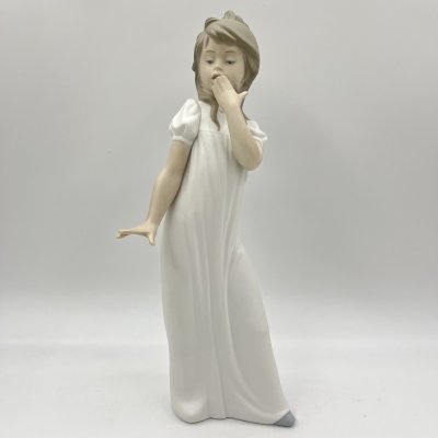 купить Статуэтка "Удивленная девочка", фарфор, роспись, NAO Porcelain, Испания, 1970-1990 гг.