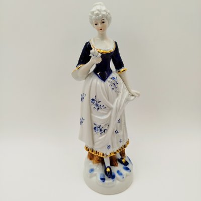 купить Статуэтка "Девушка с цветком", фарфор, роспись, деколь, золочение, Азия, 1980-2000 гг.