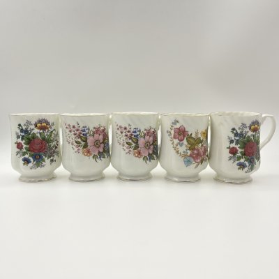 купить Набор из 5-ти чашек, украшенных цветочным декором, фарфор, деколь, золочение, Hitkari Potteries, Индия, 1980-2000 гг.