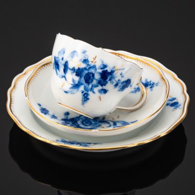 купить Трио чайное с декором в виде синих цветов, фарфор, роспись, золочение, Meissen (Мейсенский фарфор), Германия, 1950-1980 гг.