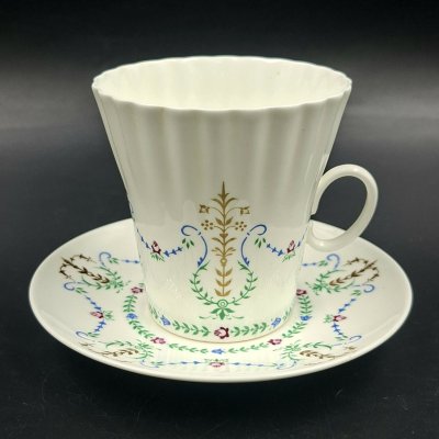 купить Пара кофейная с растительным декором (форма "Одуванчик"), фарфор, деколь, золочение, Ленинградский фарфоровый завод (ЛФЗ), Российская Федерация, 1992-2002 гг.