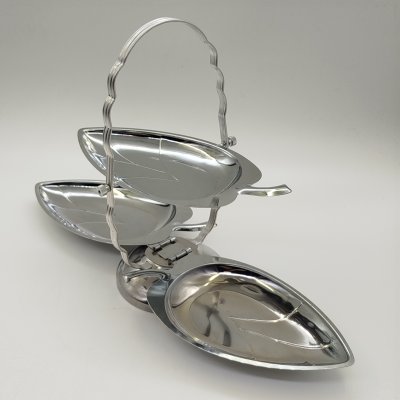 купить Менажница складная на три блюда, выполненная в виде листьев, металл, Гонконг, 1950-1970 гг.