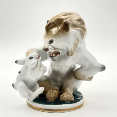 купить Статуэтка "Заяц во хмелю", скульптор Б.Я. Воробьев, фарфор, роспись, золочение, Ленинградский фарфоровый завод (ЛФЗ), СССР, 1950-1970 гг.