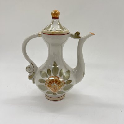 купить Кофейник (кувшин) миниатюрный с растительным декором, фарфор, роспись, Кисловодская фабрика сувениров, СССР, 1970-1990 гг.