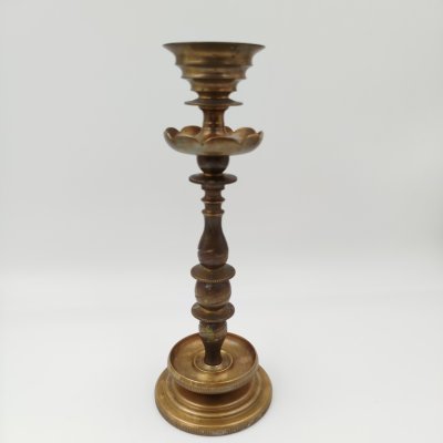 купить Подсвечник на фигурном основании с элементами в виде балясин (на одну свечу), бронза, Европа, 1960-1990 гг.