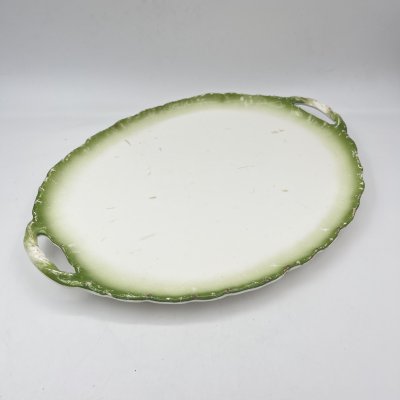 купить Поднос овальной формы с ручками и каймой зеленого оттенка, "Max Roesler", фаянс, аэрография, Германия, 1900-1940 гг.