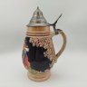 Купить Кружка пивная с крышкой, декорированная трактирной сценкой, керамика, роспись, олово, Original King, Австрия, 1950-1990 гг.