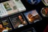 Купить Новогодний набор 2025 из 207 предметов (92 монеты, 1 жетон  и 111 банкнот) + аксессуары и сувениры. В подарочной упаковке. Полный состав в описании.