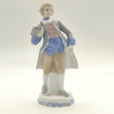 купить Статуэтка "Галантный кавалер", фарфор, роспись, Китай, 1980-2000 гг.