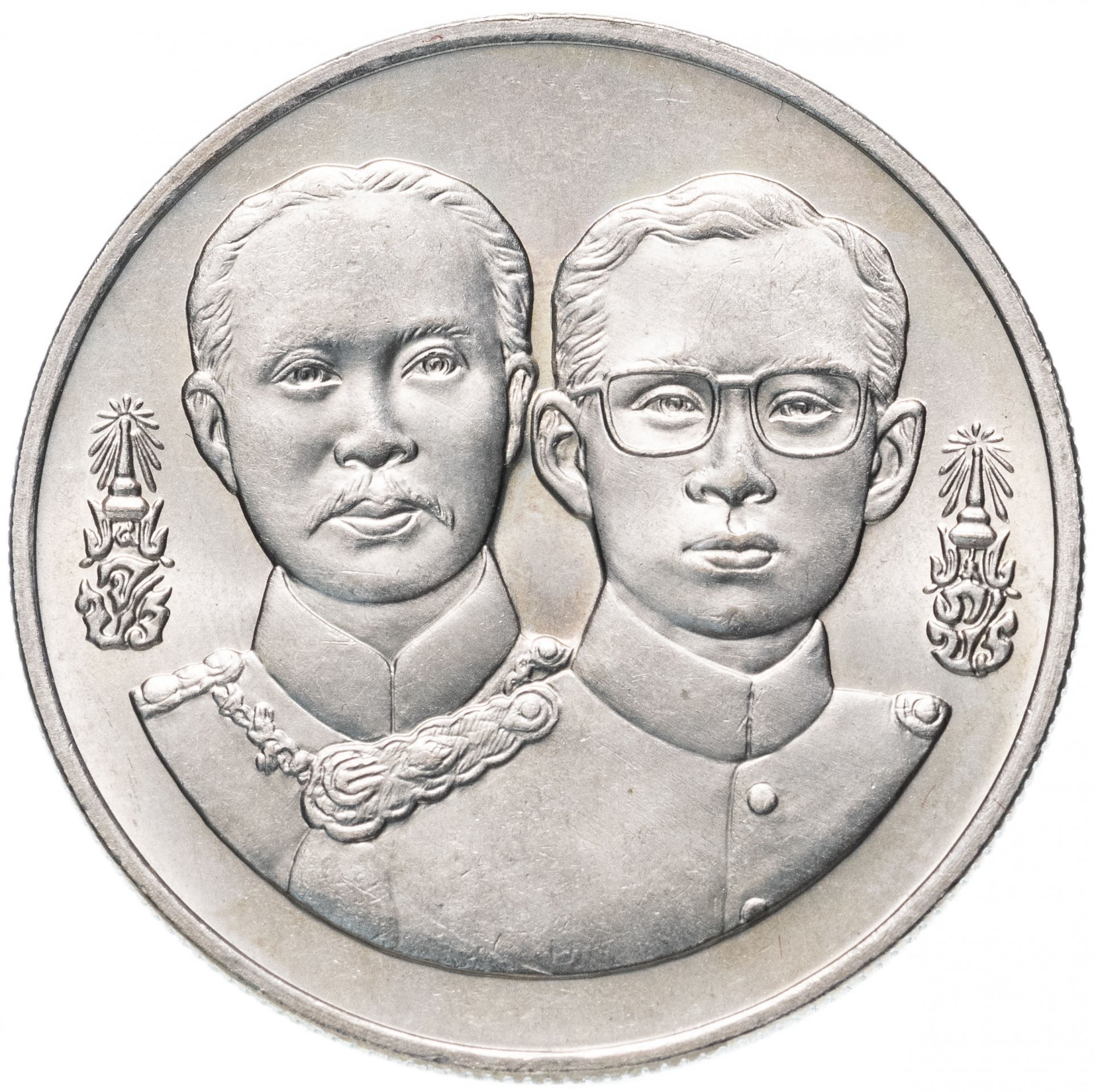 350 батов в рублях. Таиланд монета 1000000 бат. Монета Сиамская. 2 Бата 1995. 2 Бата 1995 АСЕАН.