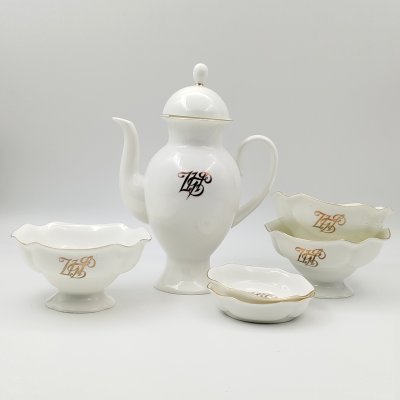 купить Часть кофейного сервиза с логотипом Центробанка (три вазочки, две розетки и кофейник), форма "Классическая-2" (автор Н.П. Славина), рисунок "Золотая лента", фарфор, золочение, Ленинградский фарфоровый завод (ЛФЗ), Российская Федерация, 1992-2001 гг.