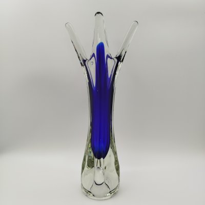 купить Ваза для цветов оригинальной четырёхконечной формы, Ливанский стекольный завод (Līvānu stikla fabrikа), стекло, двухслойное, СССР, 1960-1980 гг.