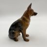 Купить Статуэтка "Сидящая овчарка", фарфор, аэрография, Астраханский фарфоровый завод «Сциталис», Российская Федерация, 1991-2000 гг.