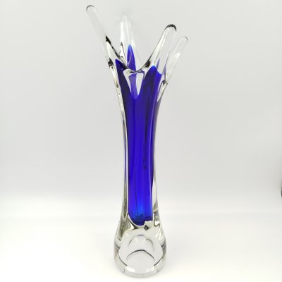 купить Ваза для цветов оригинальной четырёхконечной формы, стекло, двухслойное, гутная техника, Ливанский стекольный завод, СССР, 1960-1980 гг.