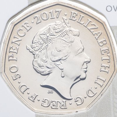 купить Великобритания 50 пенсов 2017 "150 лет со дня рождения Беатрис Поттер, Котенок Том" в буклете