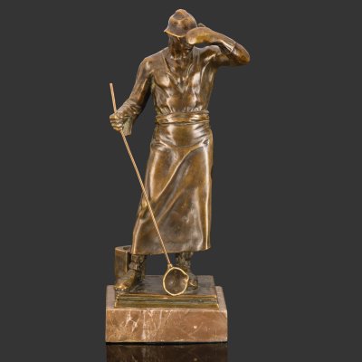 купить Скульптура "Литейщик железа", автор Герхард Яненш (Gerhard Adolf Janensch), художественная лаборатория Владислава Мечника, бронза, камень, Польша, 1950-1960 гг.