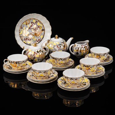 купить Сервиз чайный "Золотые ромашки" на 6 персон (22 предмета), автор формы Яковлева С.Е., автор рисунка Григорьева Л.И., фарфор, деколь, золочение, Ленинградский фарфоровый завод (ЛФЗ), СССР, 1970-1992 гг.