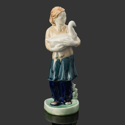 купить [Редкость] Статуэтка "Девочка с гусем", автор Холодная Мария Петровна, фаянс, роспись, Конаковский фаянсовый завод им. М.И. Калинина (ЗиК Конаково), СССР, 1950-1970 гг.