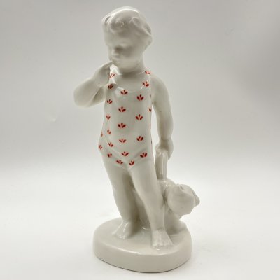 купить Статуэтка "Мальчик с мишкой", фарфор, деколь, Первомайский фарфоровый завод (Песочное), СССР, 1969 г.