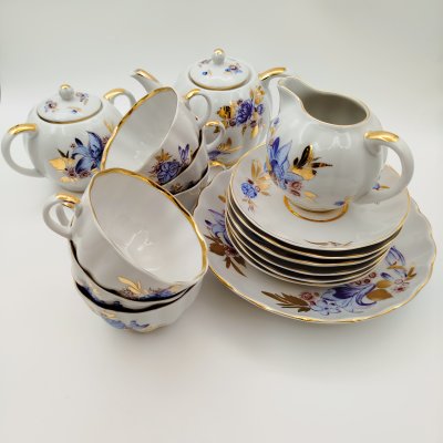 купить Сервиз чайный "Лилия" на 6 персон (16 предметов), фарфор, деколь, золочение, Ленинградский фарфоровый завод (ЛФЗ), СССР, 1970-1992 гг.