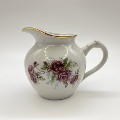 купить Молочник, украшенный цветочным декором, фарфор, деколь, золочение, Дулевский фарфоровый завод (Дулёво), СССР, 1963 г.