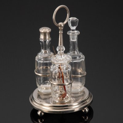 купить Круэт для специй (набор для сервировки стола), металл, серебрение, стекло, рог (ложечка), Bracia Henneberg (Братья Хеннеберг, Варшава), Царство Польское, 1887-1894 гг.